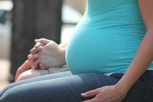 Риски, которые возникают при поздней беременности